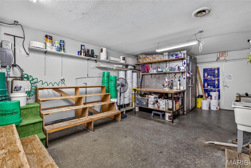 n/a - Commercial Sale