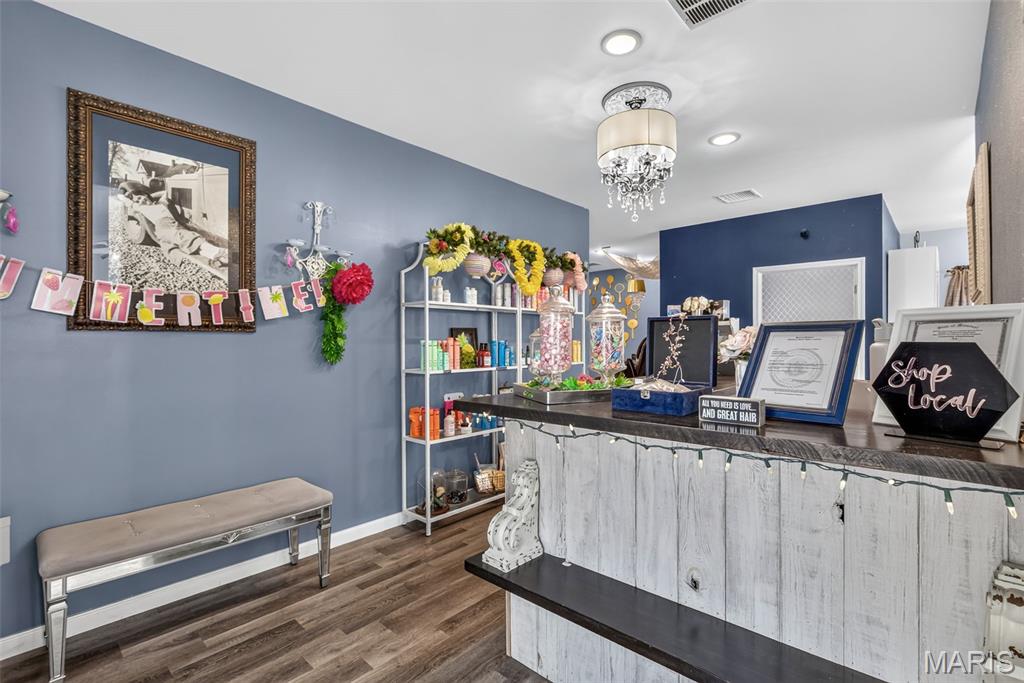 n/a - Commercial Sale