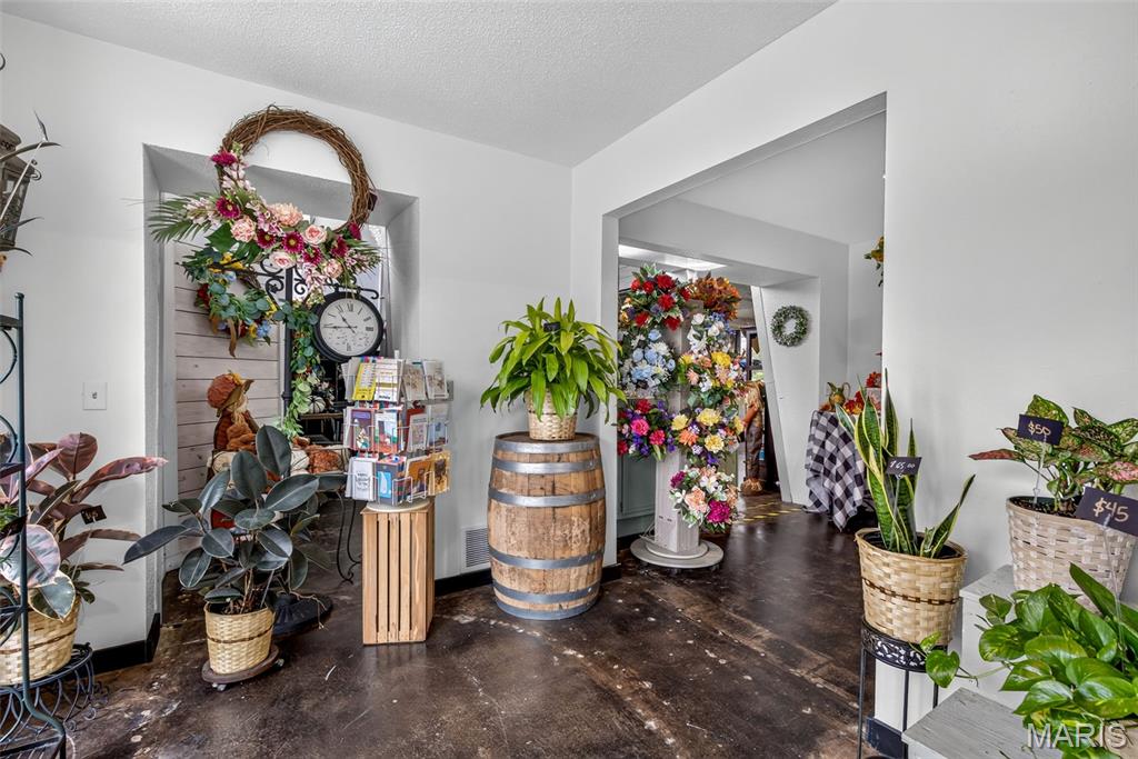 n/a - Commercial Sale