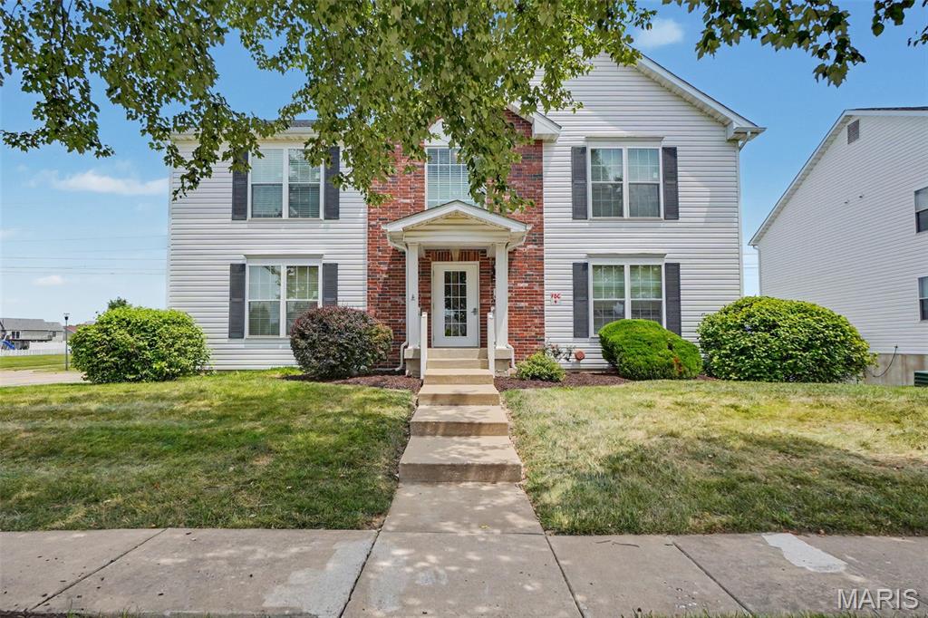 Welcome to 692 Homerun Dr!  This upper unit condo is move-in ready for its new owners!  Featuring 2 bedrooms and 2 full bathrooms, a vaulted ceiling in the great room, separate basement storage and attached garage, there's plenty of room to spread out and make it your own.  Come see it today!