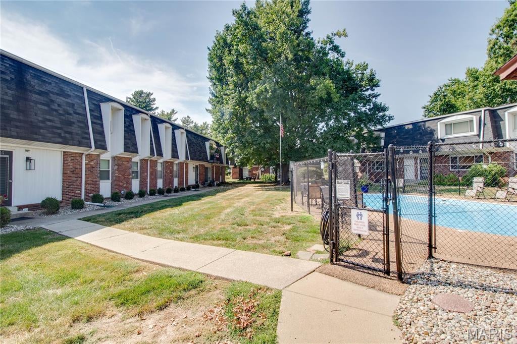 Arrow Wood Manor Bldg 1 - Residential