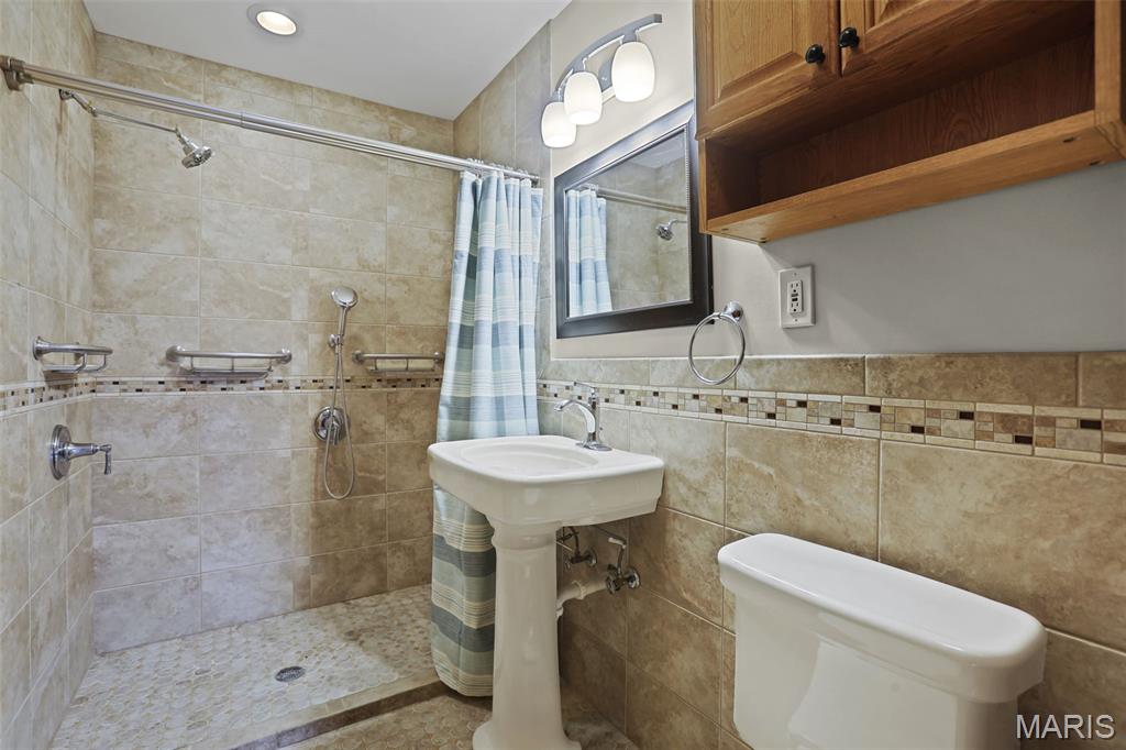 Hill Lakes 4thadd - Residential