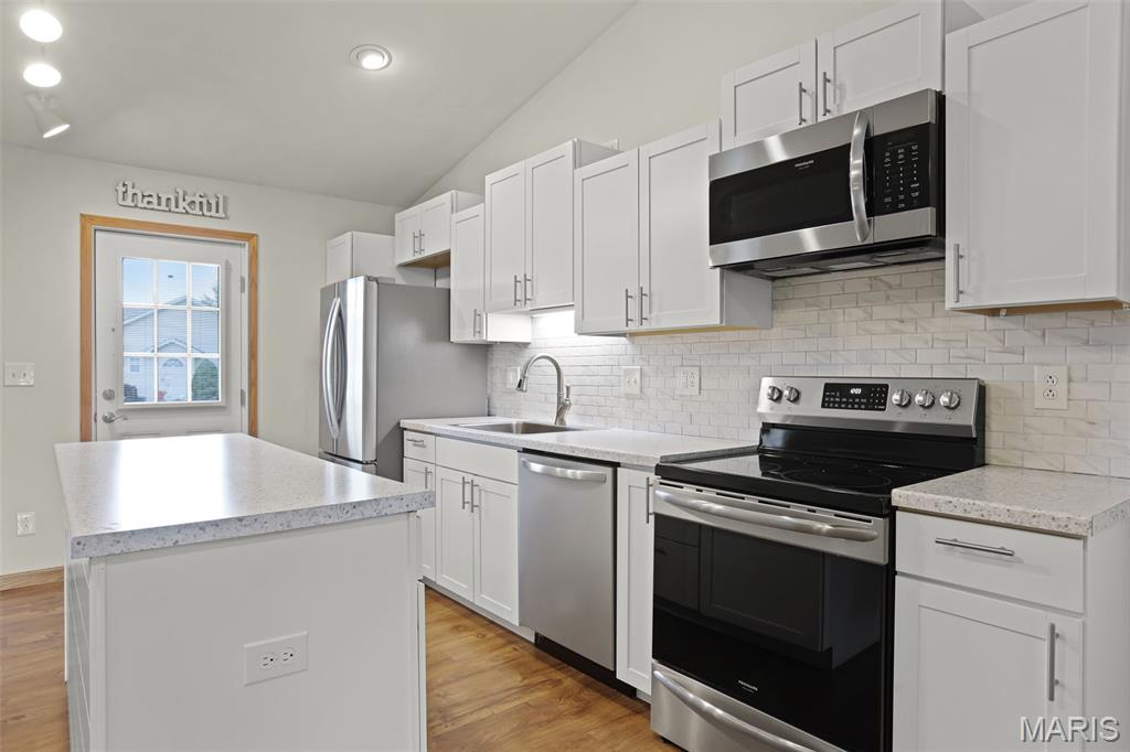 Hill Lakes 4thadd - Residential