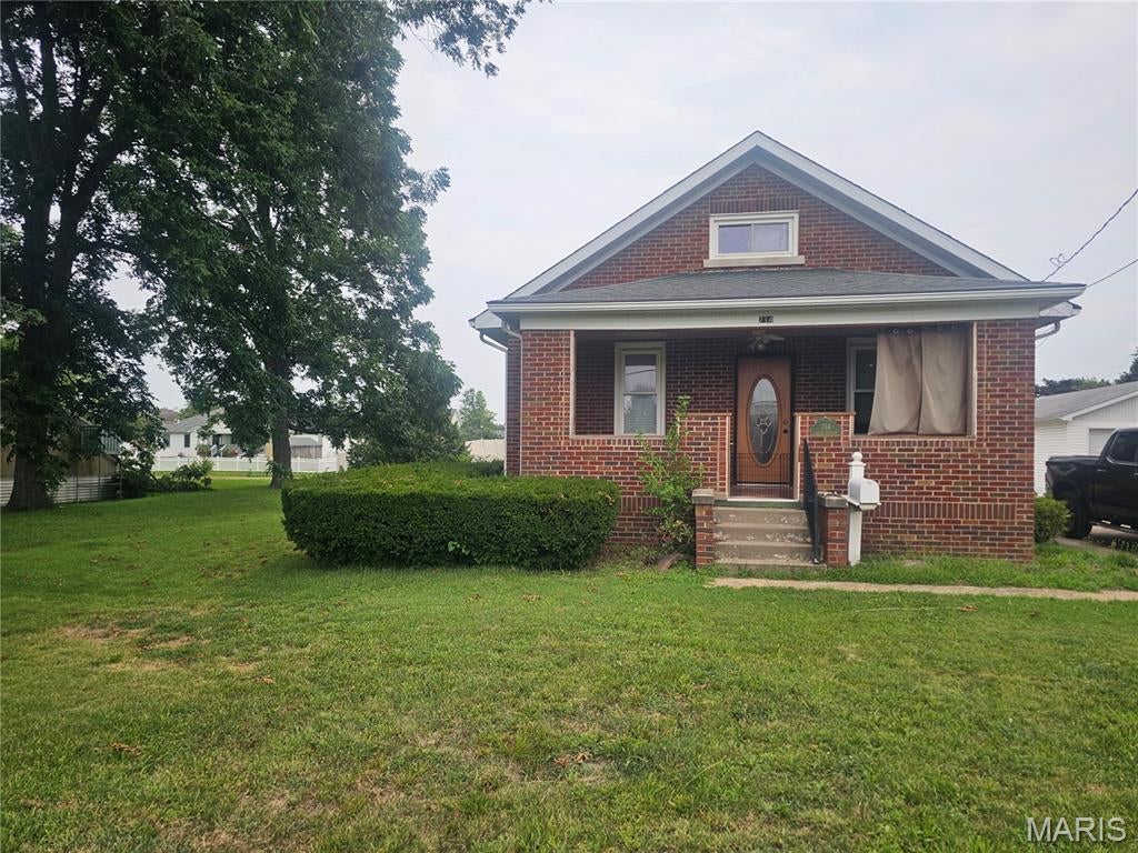 3-bedroom, 1 bath with a great location as you enter into Mascoutah.  Open living room, good sized kitchen.  2 bedrooms on main level and large bedroom upstairs.  Basement is open space.  Large shed and big lot.  Buyers should independently verify all MLS data, which is derived from various sources and not warranted as accurate.