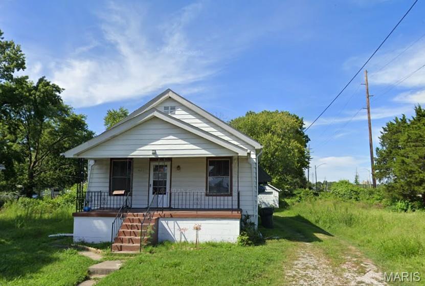 Great opportunity for investors! Charming 2-bedroom, 1-bathroom home located in the heart of Saint Louis, MO. Spacious front porch entering into living area. Hardwood floors throughout. Off-street parking and a 1-car detached garage. The house is situated on a dead-end street, reducing the amount of through traffic. Property is being sold in its current 'as-is' condition. Seller will make no repairs, improvements, or provide credits for repairs. Seller makes no warranties or representations regarding the condition of the property. All inspections are for informational purposes only.