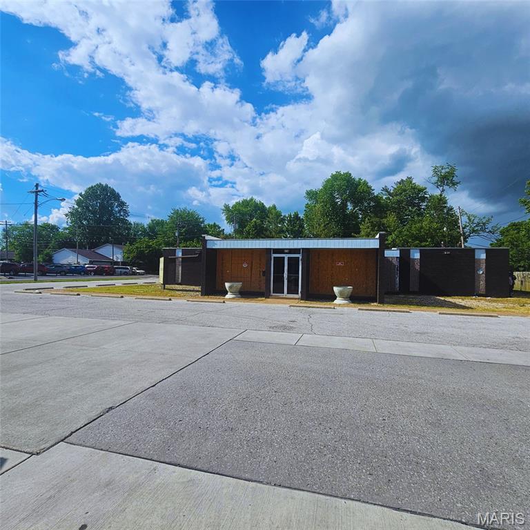 Royal Heights - Commercial Sale