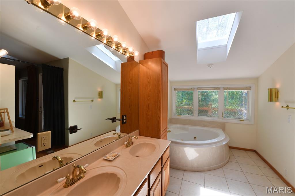 Dresser Hill - Residential Lease