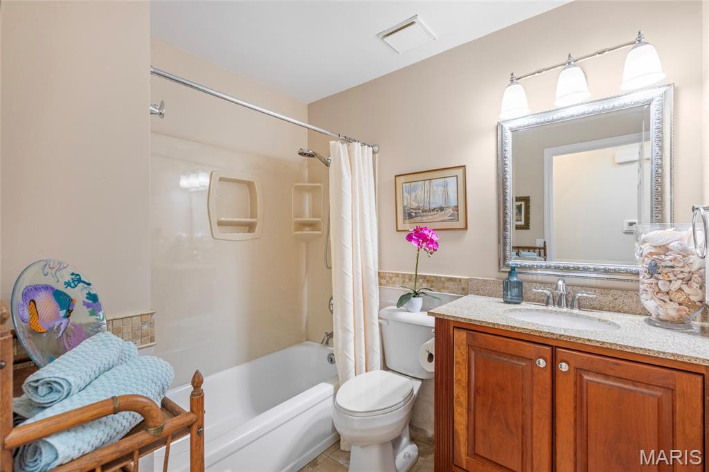 Birnamwood Condo Ph One - Residential
