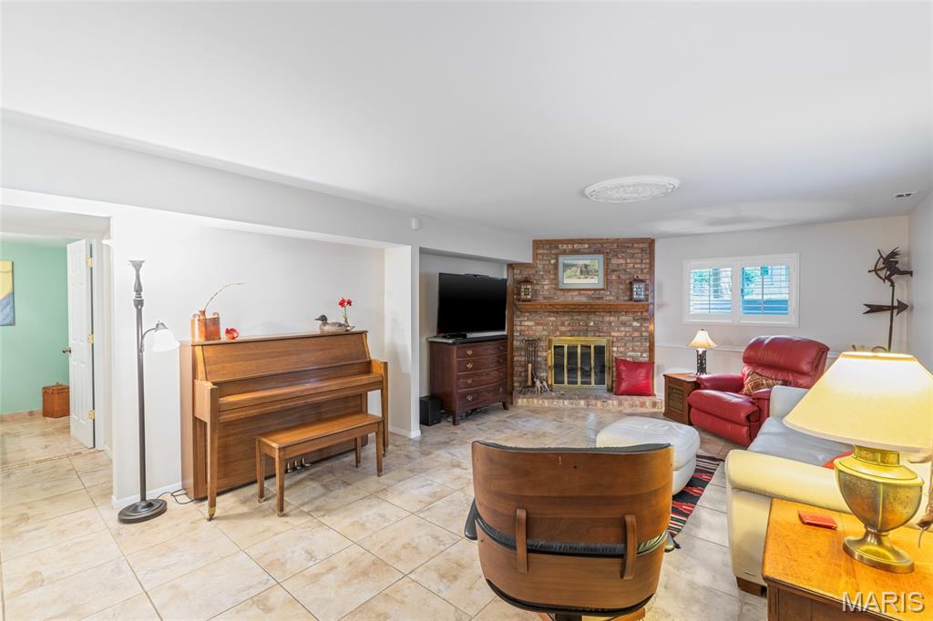 Birnamwood Condo Ph One - Residential
