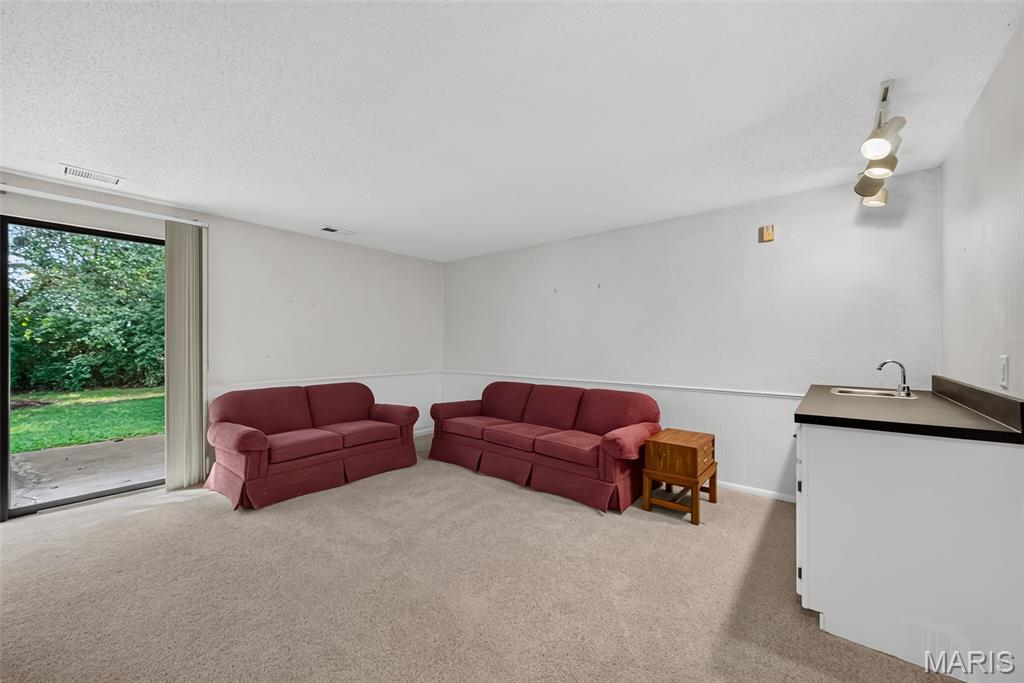 Mason Green Condo 5 - Residential