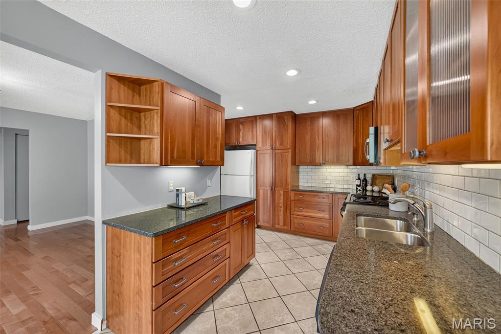 Mason Green Condo 5 - Residential