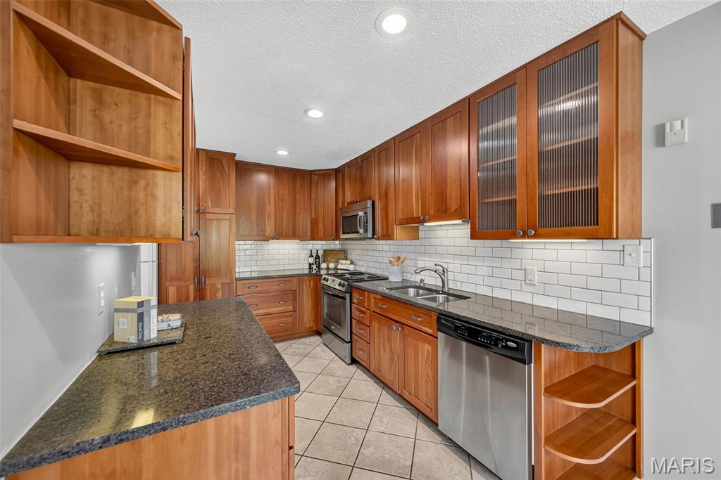 Mason Green Condo 5 - Residential