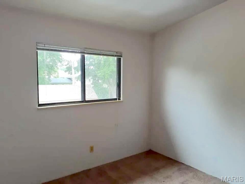 CHATEAU WOODS - Residential Lease