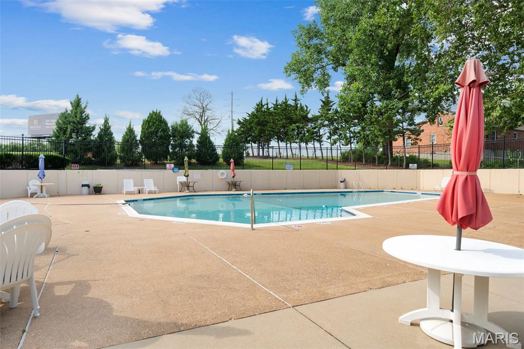 Autumn Lakes Five Condo - Residential