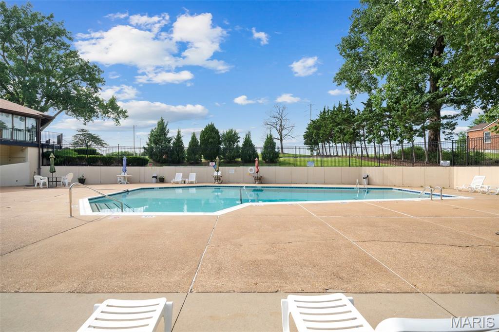 Autumn Lakes Five Condo - Residential
