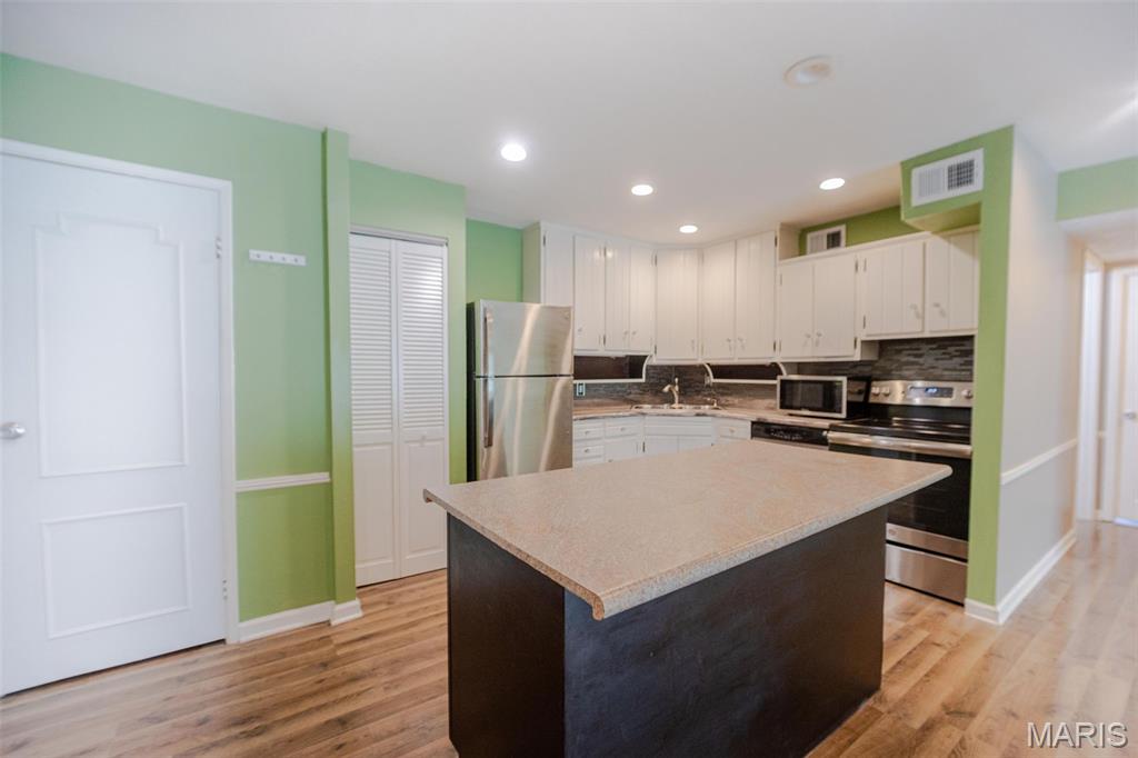 Carroll Wood Hill Condominium - Residential