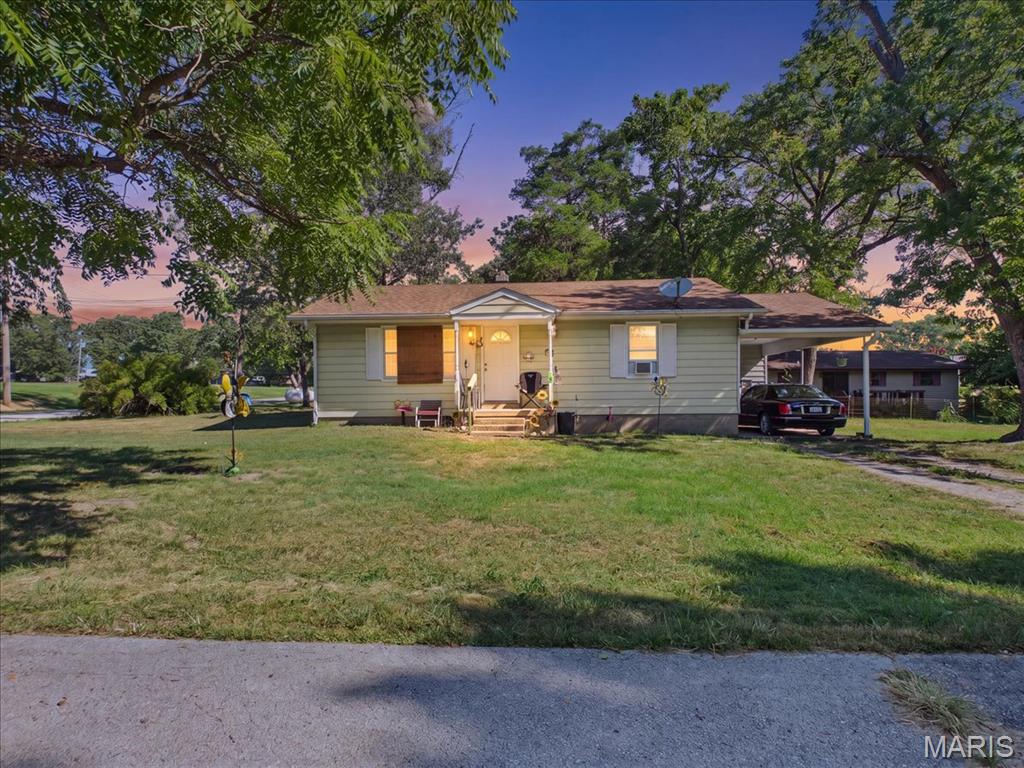 Welcome home to this charming 2-bedroom, 1-bath home offering comfort, versatility, and plenty of outdoor space! Featuring a NEW ROOF, this home also includes an additional non-conforming room that offers endless possibilities—perfect for a home office, guest space, playroom, or hobby room. The spacious yard provides plenty of room for entertaining, pets, gardening, or simply enjoying the outdoors.Whether you’re a first-time homebuyer, looking to downsize, or searching for an investment opportunity, this property is full of potential and ready for its next owner. Affordable, functional, and full of opportunity, don’t miss this one!