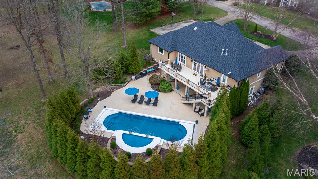 Windwood Lake Estate - Residential