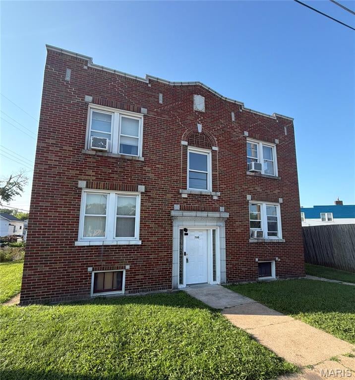 Investment opportunity!  Solid brick 4 unit multi family 2 bedroom 1 bath.  3 out of the 4 units are tenant occupied. Please do not disturb tenants.
Showings by appointment only.  Being Sold As IS.  Agent owned.