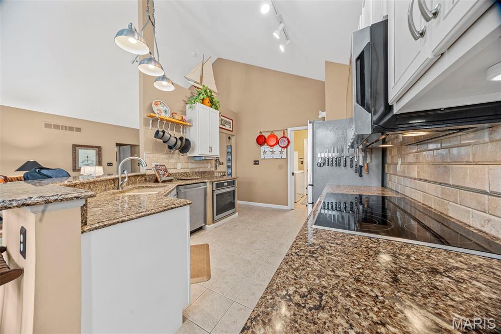 WINNEBERG SUBDIVISION-BRICKYARD VILLAS - Residential