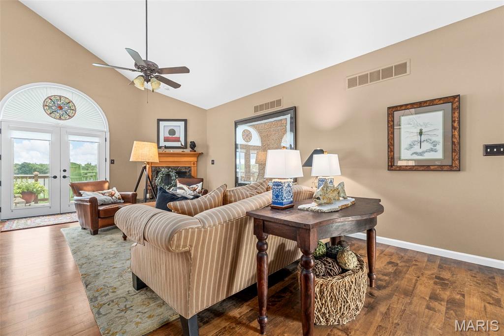 WINNEBERG SUBDIVISION-BRICKYARD VILLAS - Residential