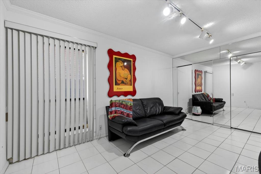 Golfview On The Green Ph Ii Condomini - Residential