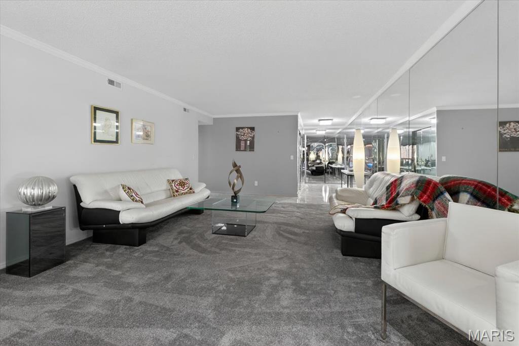 Golfview On The Green Ph Ii Condomini - Residential