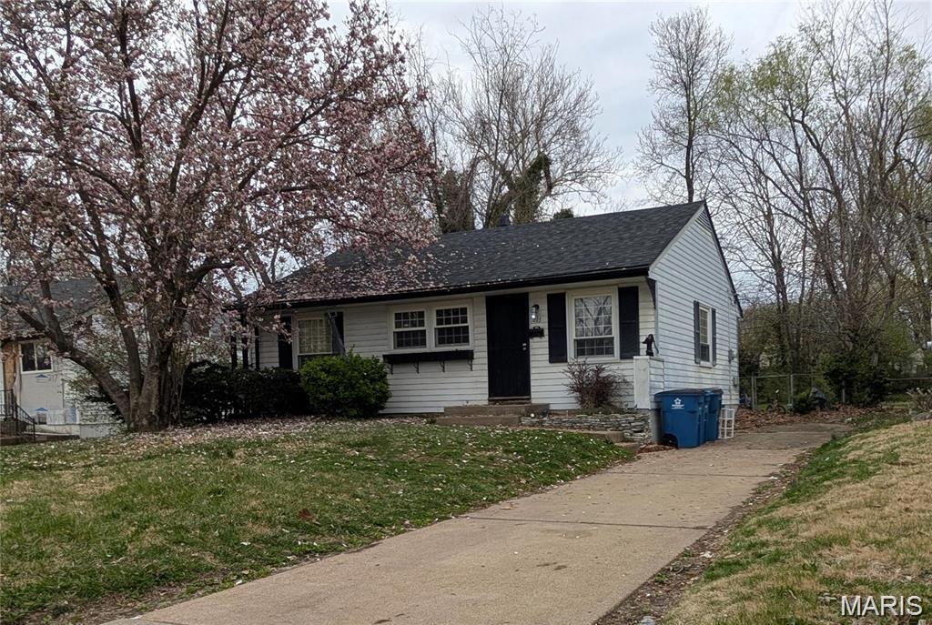 Calling all investors! Take a look at this cash flowing tenant occupied property. Currently leased through 4/30/27 at $1510/Month.
This property can be sold individually or part of a package of 5 properties. See MLS #'s 26030928, 26030936, 26030924, and 26031172.

No showings without an accepted contract. Please do not disturb tenants.