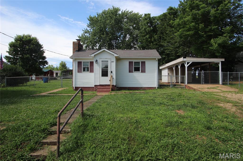 Charming 3 bed, 2 bath home located in Desloge! Features a big fenced yard perfect for pets or outdoor activities, plus a carport and shed for extra storage. A great combination of space and convenience—schedule your showing today!