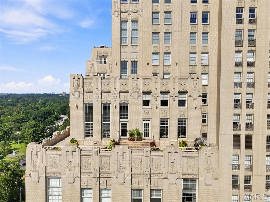 Park Plaza Condominiums - Residential