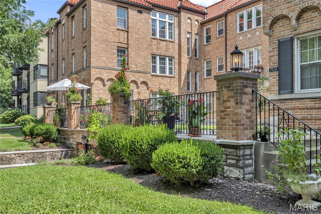 Cromwell Condo Assoc - Residential
