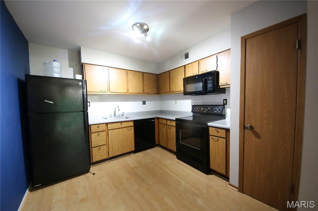 Fern Ridge Condo 4 Bldg 6 Uni - Residential