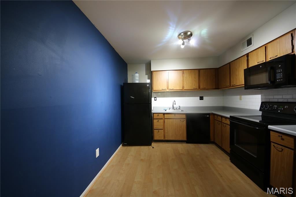 Fern Ridge Condo 4 Bldg 6 Uni - Residential