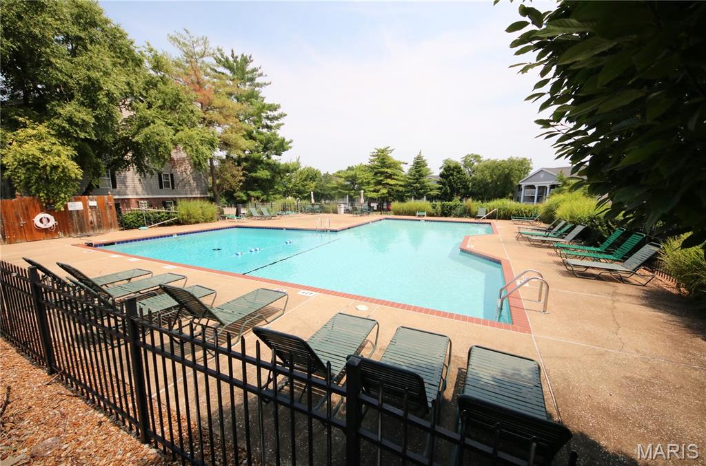 Fern Ridge Condo 4 Bldg 6 Uni - Residential