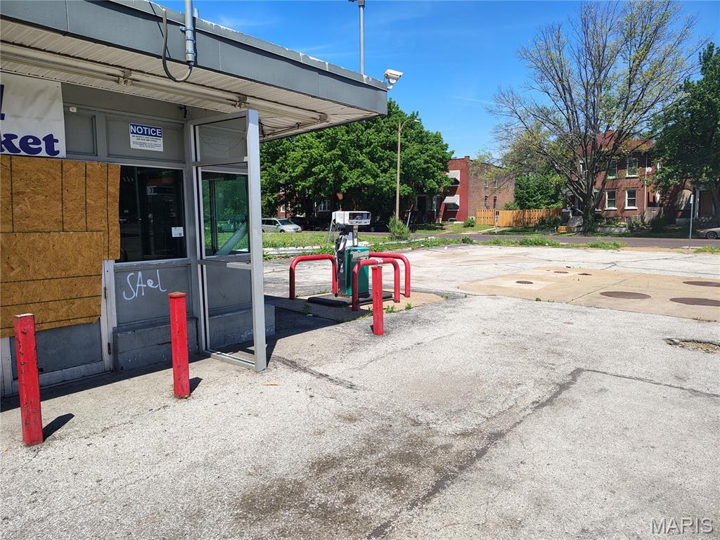 vandeventer - Commercial Sale
