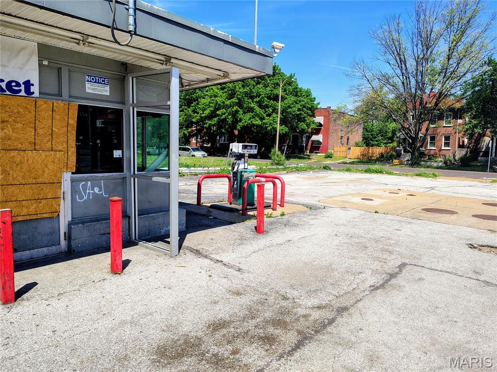 vandeventer - Commercial Sale