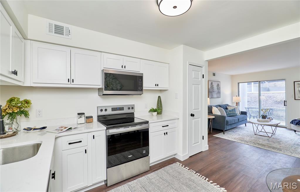 Creve Coeur Crossing Condo - Residential