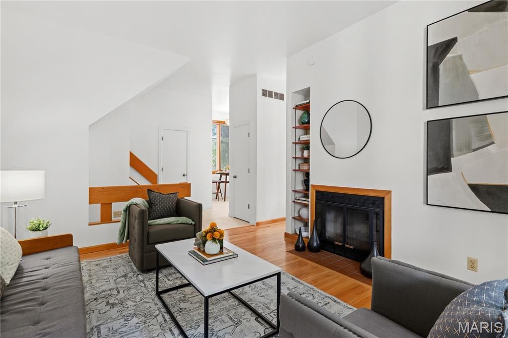 Columbus Square Townhomes - Residential