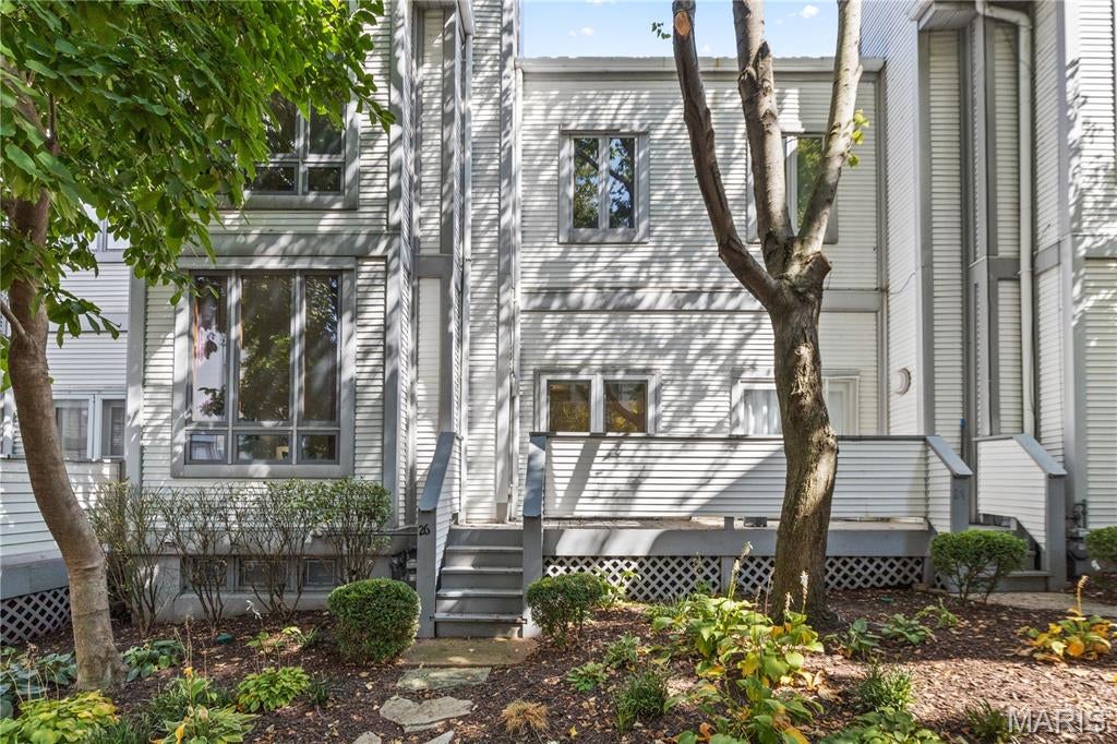 Columbus Square Townhomes - Residential
