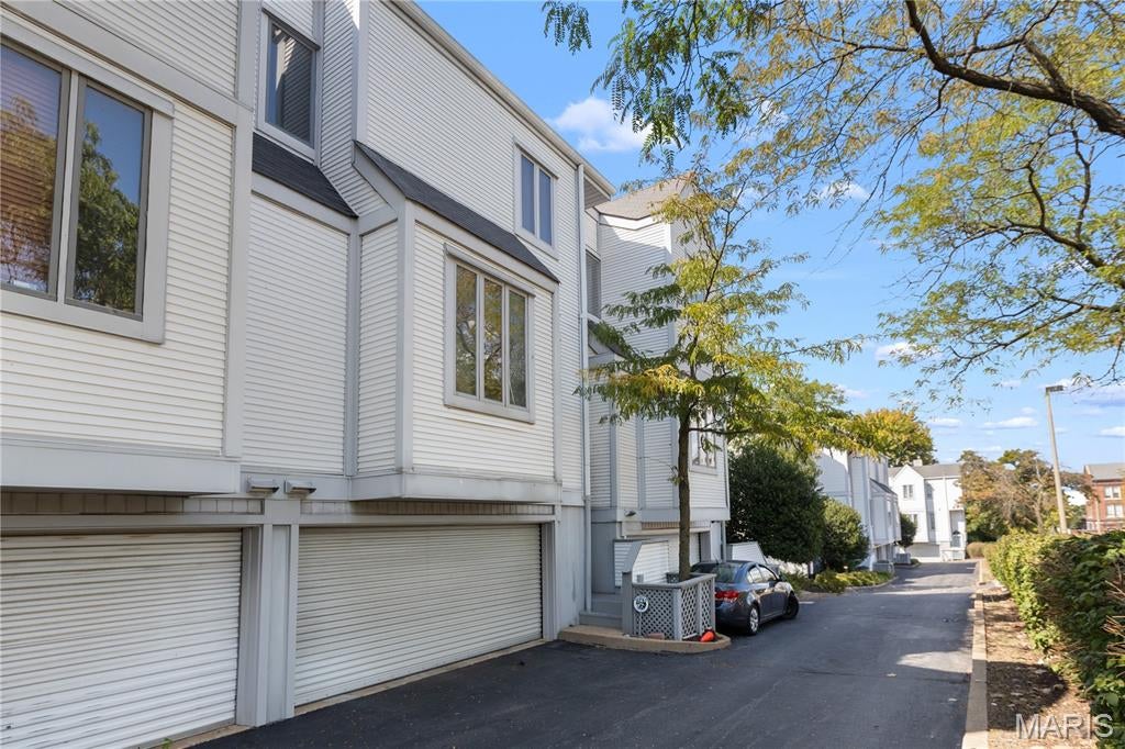 Columbus Square Townhomes - Residential