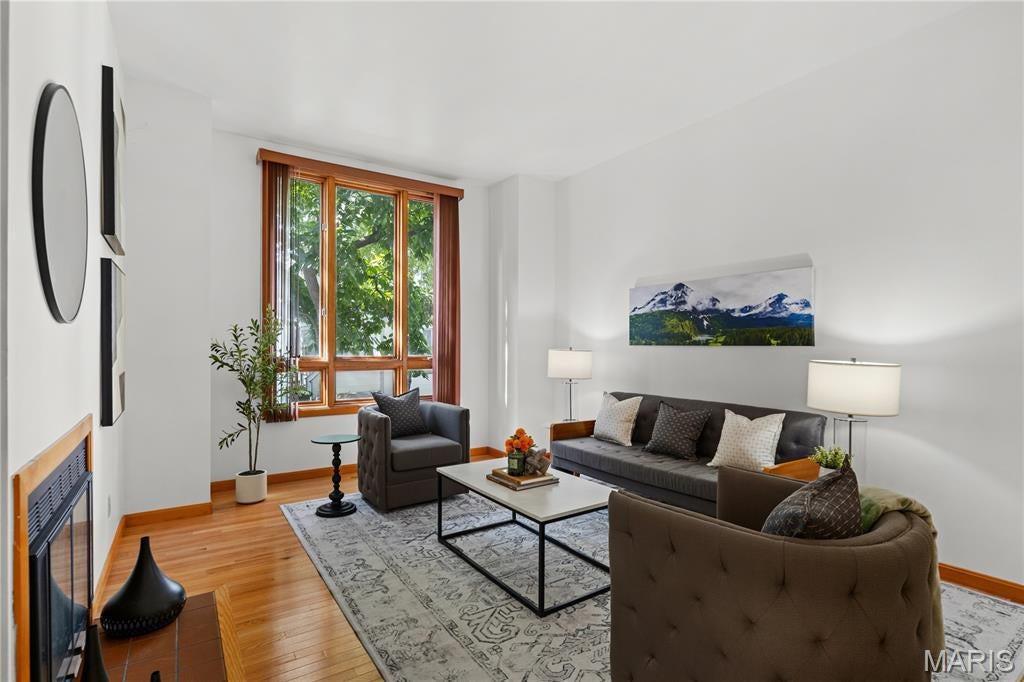 Columbus Square Townhomes - Residential