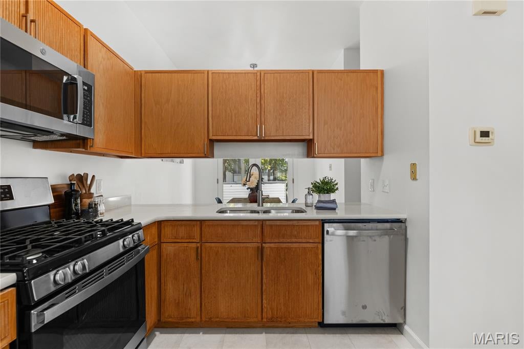 Columbus Square Townhomes - Residential