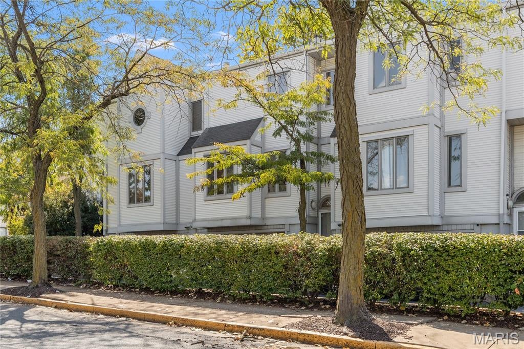 Columbus Square Townhomes - Residential