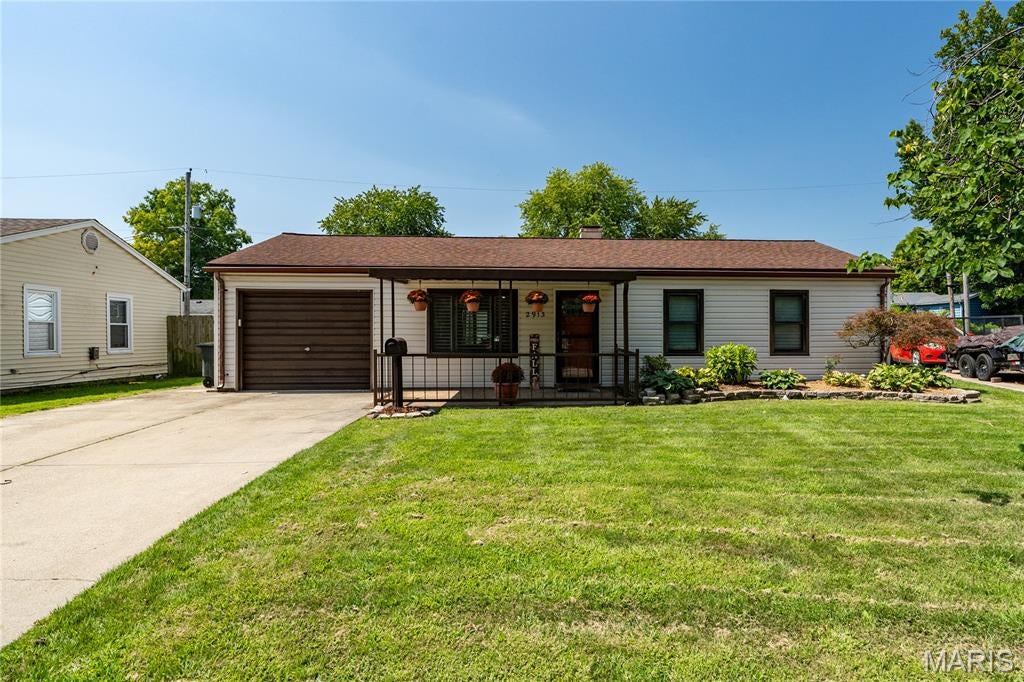 Beautiful maintained  ranch in the heart of granite city. Boosting with sunlight and spacious rooms. Home has many upgrades, Granite countertops, plantation shutters throughout, Luxury vinyl flooring, recessed lighting, newer ceiling fans, farmhouse kitchen sink, stainless steel package, 36 inch kitchen cabinets w/ crown molding ,attic fan, 24 ft deep garage.
Mechanics of the home, has Brand new furnace and A/C in 2026, also in 2026 you have new bathroom vanity w/ freshly painted room, all bedrooms freshly painted w/ new closet doors, new interior doors throughout.  New siding in 2024, home, was rewired in 2021, roof 2012 new exterior doors and freshly landscaping. You will be able to enjoy mornings or evening relaxing on your front covers patio or rear covered patio. Fenced back yard for kids, and animals.