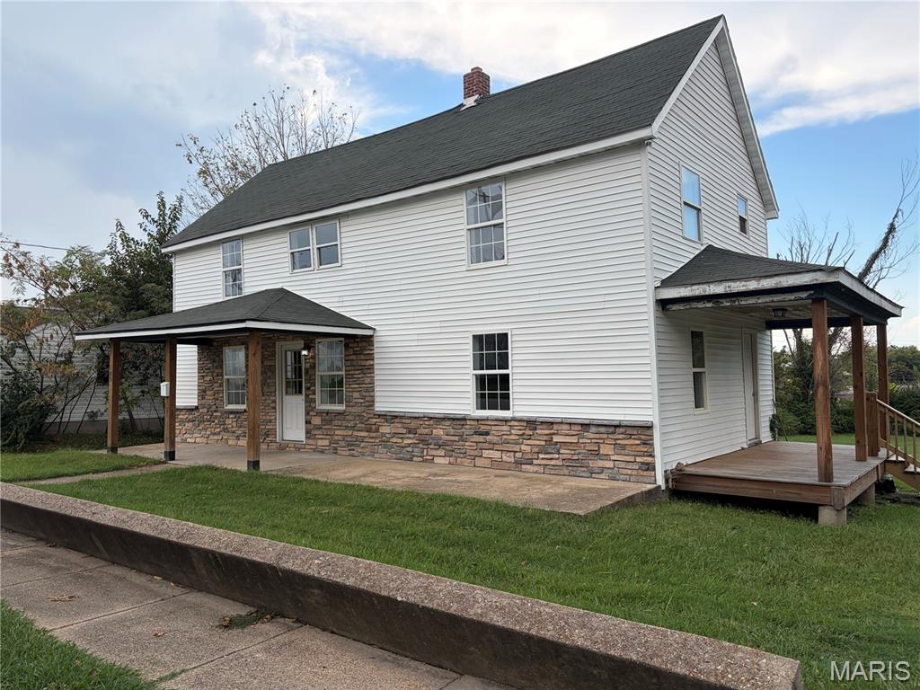 Buying a historic home usually means worrying about maintenance, but this property offers complete peace of mind. Every major system has been fully modernized. You don’t have to choose between the stories of the past and the comforts of the present. This 3 bd 2 ba home gives you both.  Convenient location, nice neighborhood and a large fenced yard, free of obstacles, to host back yard activities.