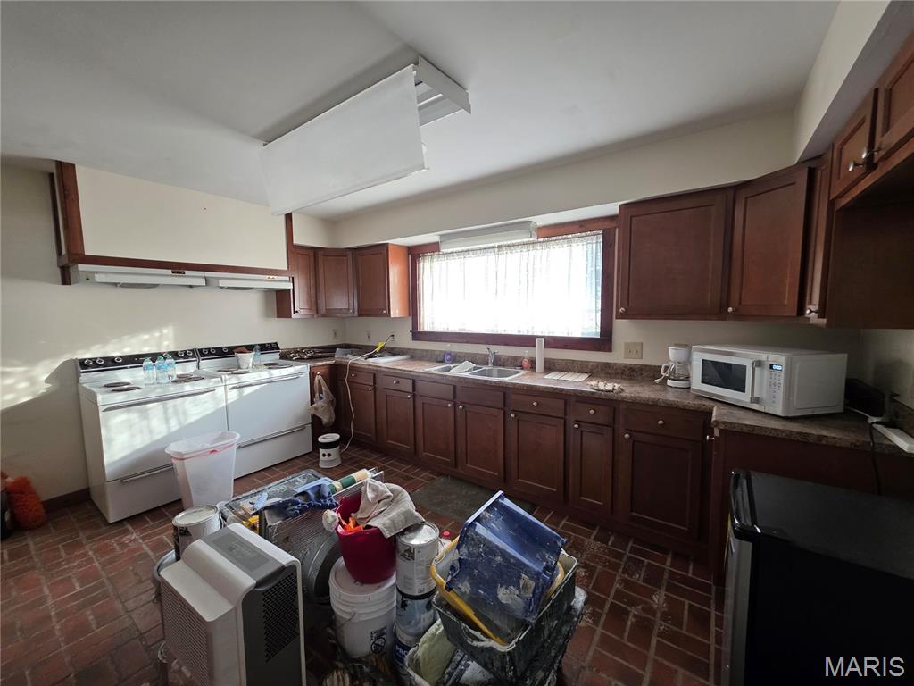 Old Town - Commercial Sale