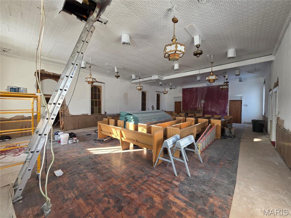 Old Town - Commercial Sale