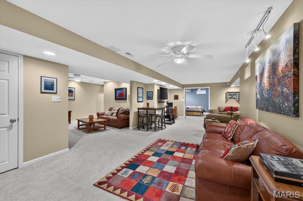 Country Club Manors - Residential
