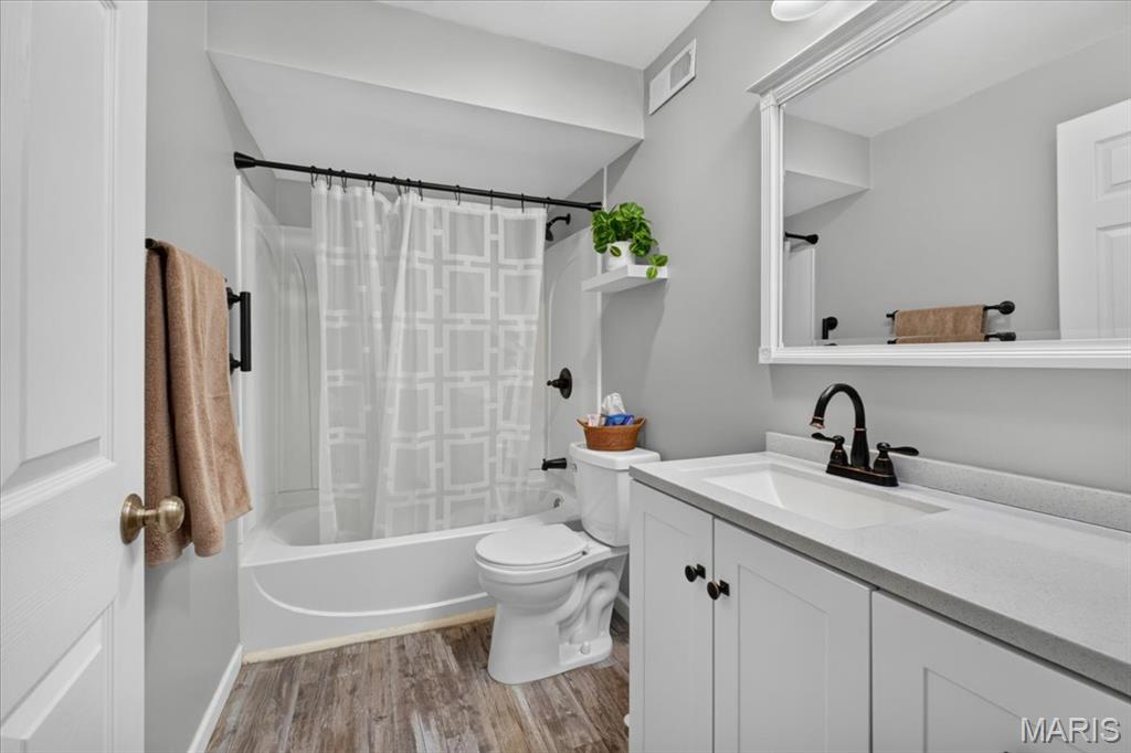 Country Club Manors - Residential
