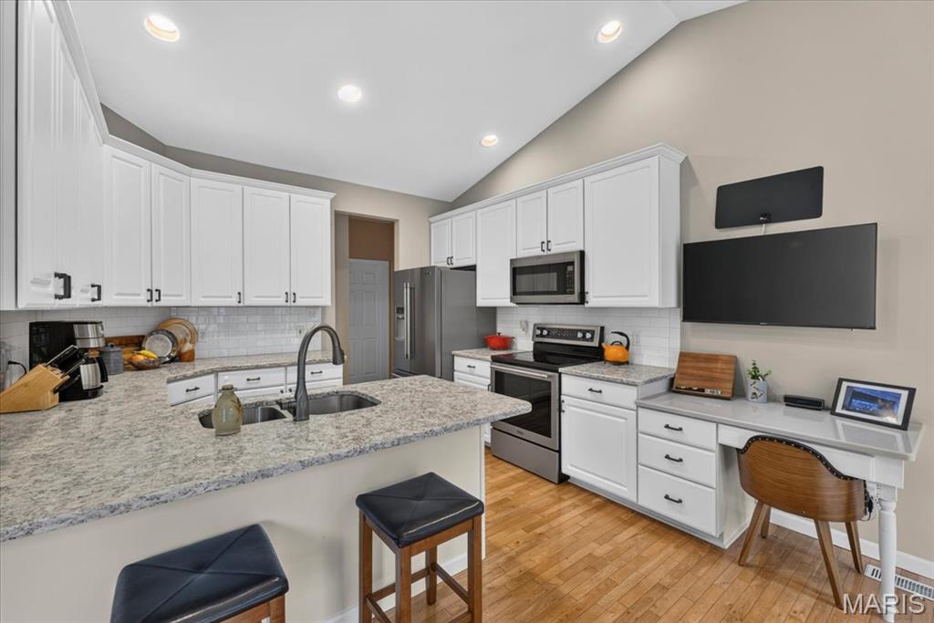 Country Club Manors - Residential